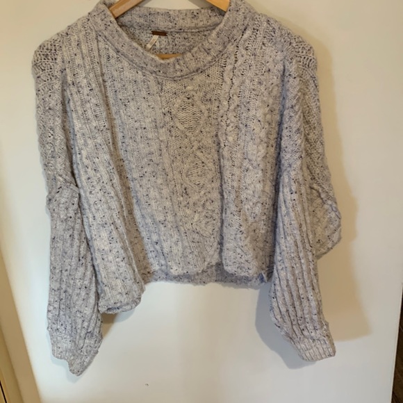 Free People Tops - Beautiful crop top size m like new